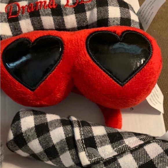 No Drama Lama Set for Dogs-Includes 3 toys w/Squeakers & Bandanna - Picture 4 of 6